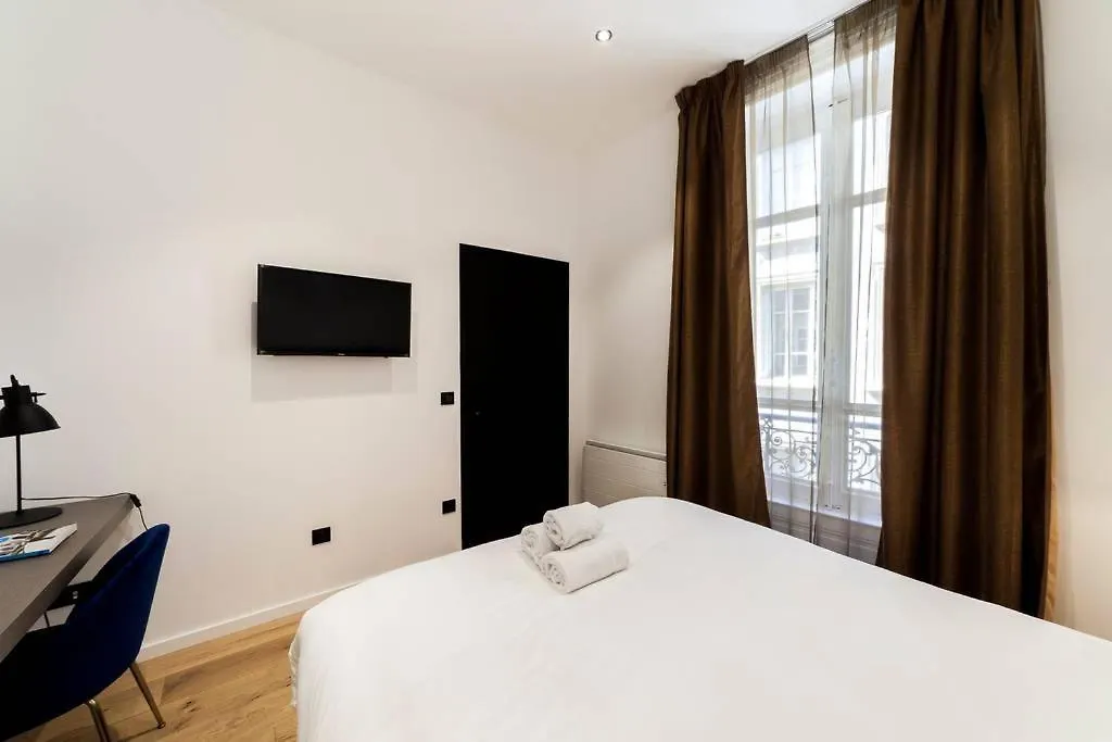 Pur Bonheur Hotel De Ville - Clim Et Balneo Ail Lyon